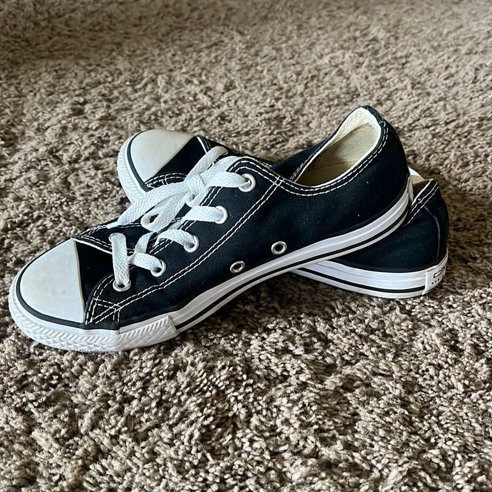 Converse youth size 3